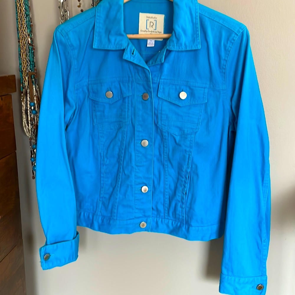 Relativity turquoise jean jacket, size M, button front, chest & side pockets.